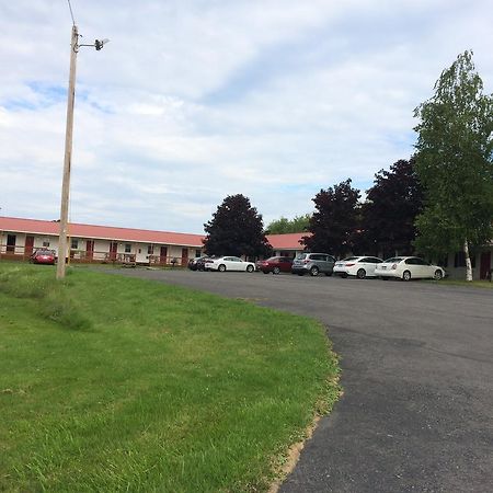 Port Lodge Motel Pulaski Экстерьер фото