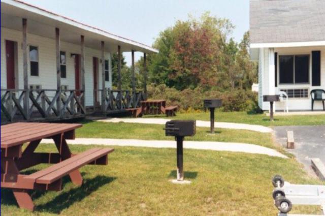 Port Lodge Motel Pulaski Экстерьер фото