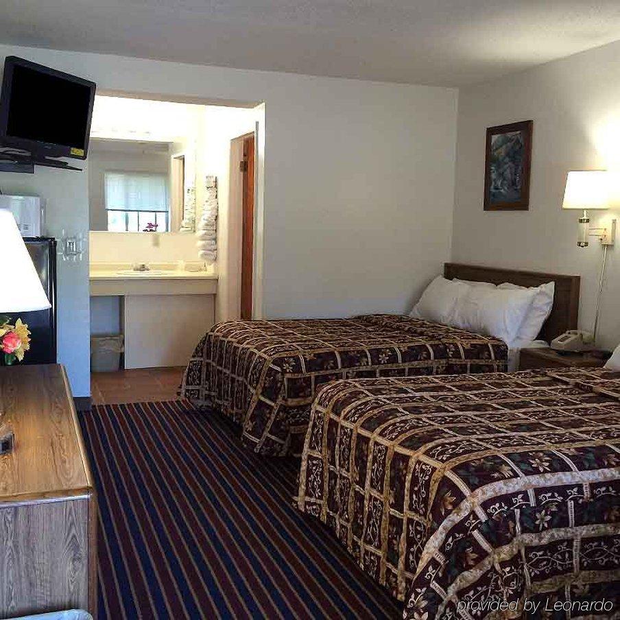 Port Lodge Motel Pulaski Экстерьер фото