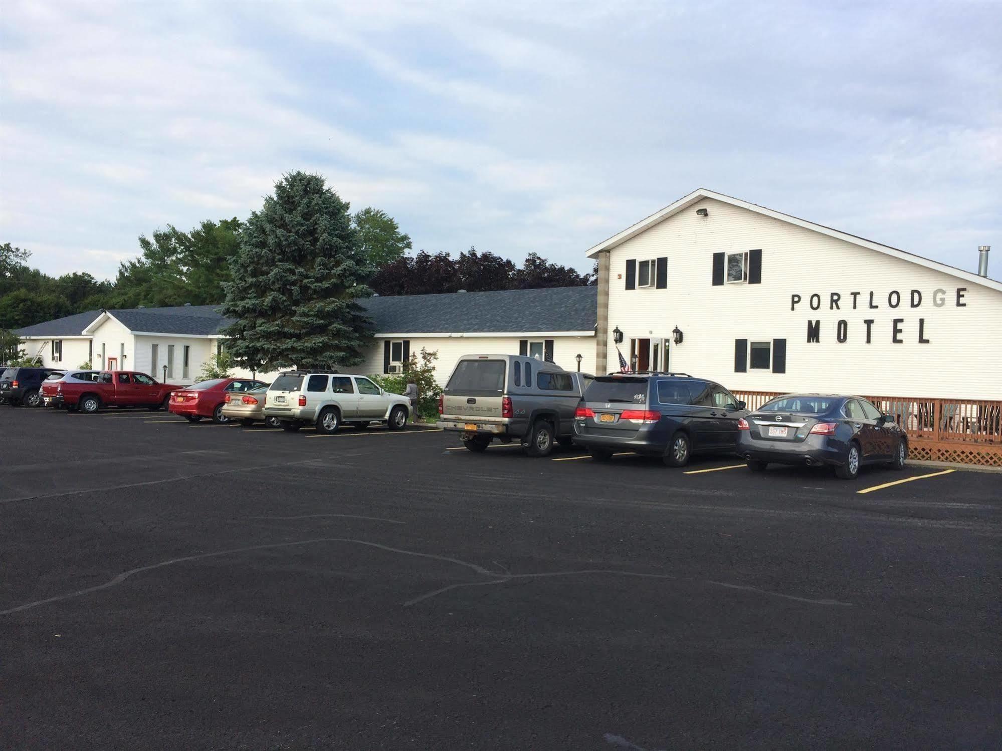 Port Lodge Motel Pulaski Экстерьер фото