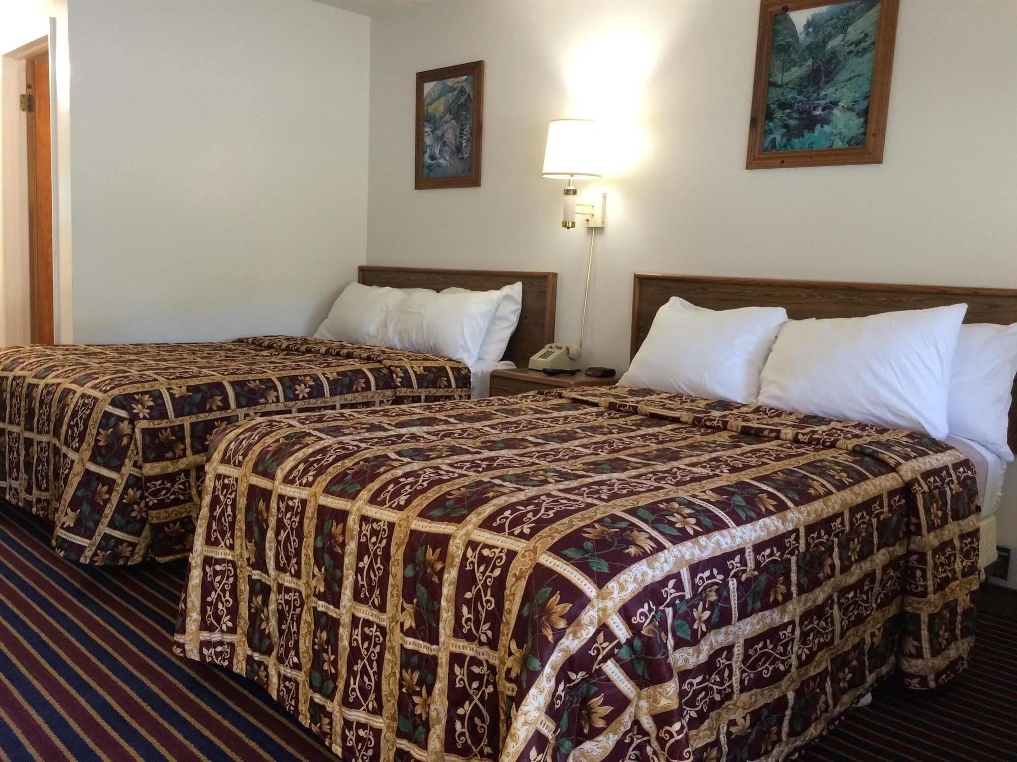 Port Lodge Motel Pulaski Экстерьер фото