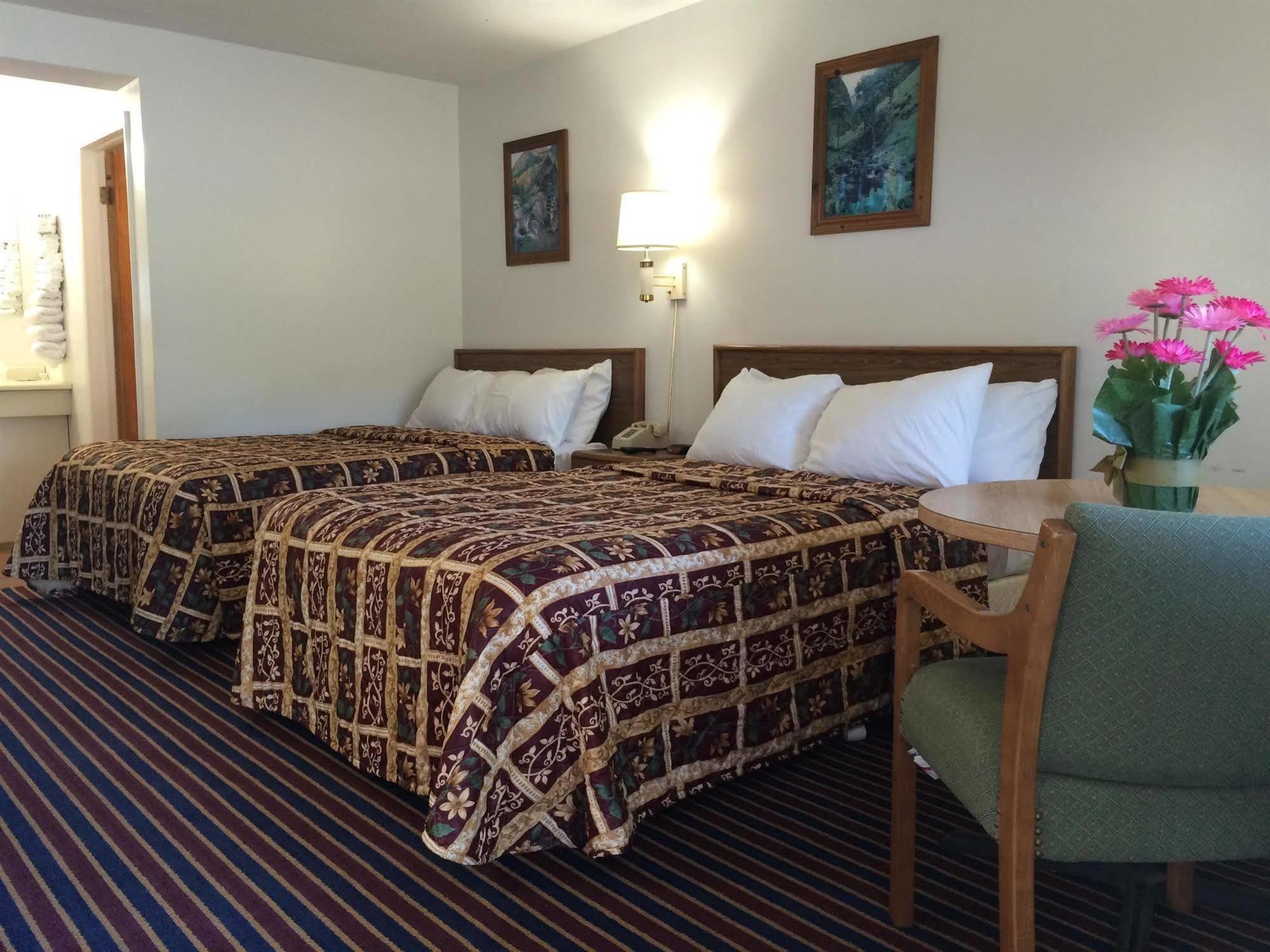 Port Lodge Motel Pulaski Экстерьер фото