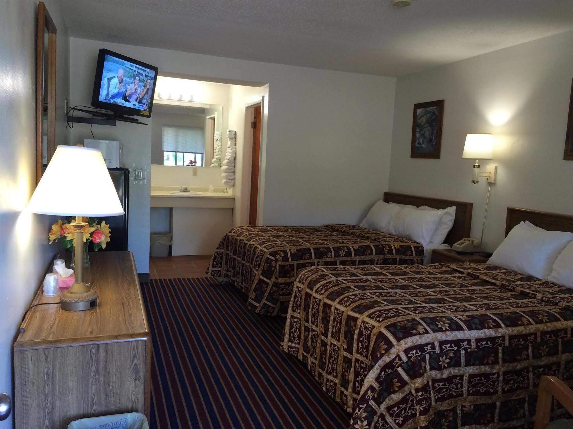Port Lodge Motel Pulaski Экстерьер фото