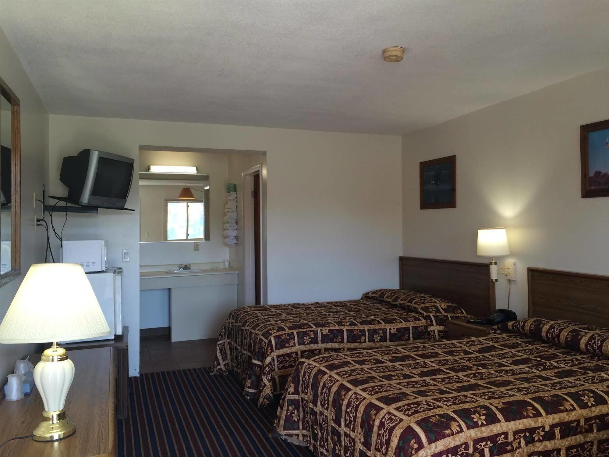Port Lodge Motel Pulaski Экстерьер фото
