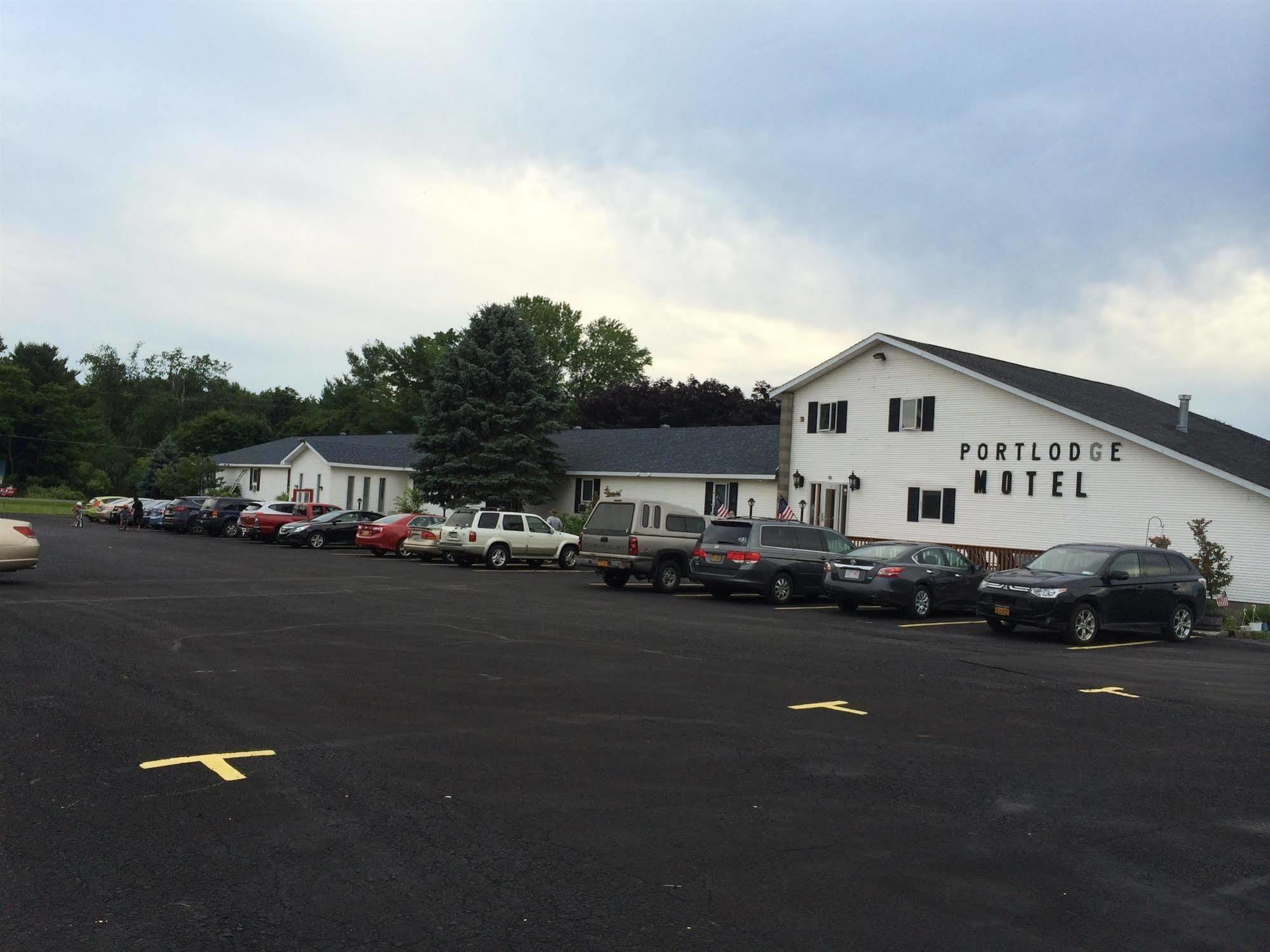 Port Lodge Motel Pulaski Экстерьер фото